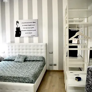 https://tiffany-house.it-lombardy.com